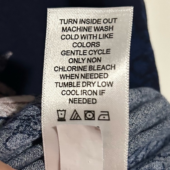 Maurices summer top, navy with floral, size 3x - Picture 3 of 6